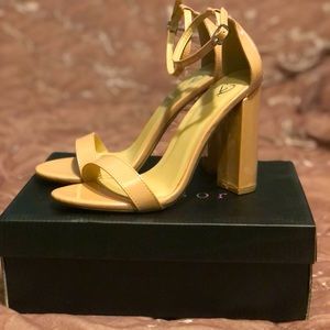Windsor size 9 block heel